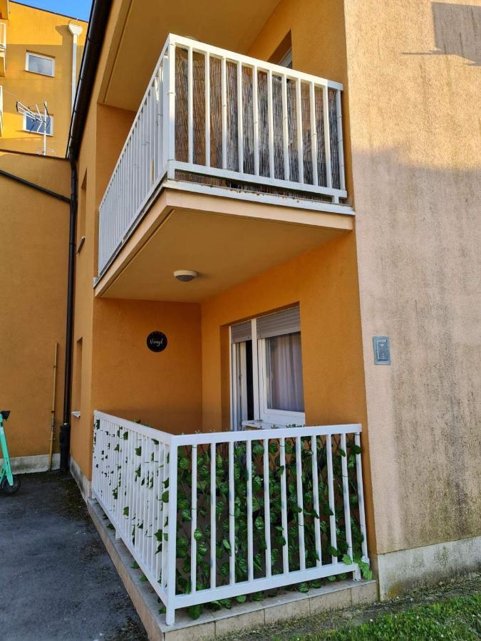Apartman Vinyl - Self Chek-In Osijek Eksteriør bilde